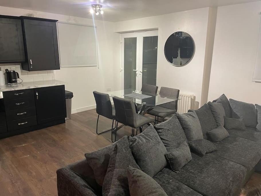שפילד Stunning Central Apartment With Free Parking מראה חיצוני תמונה